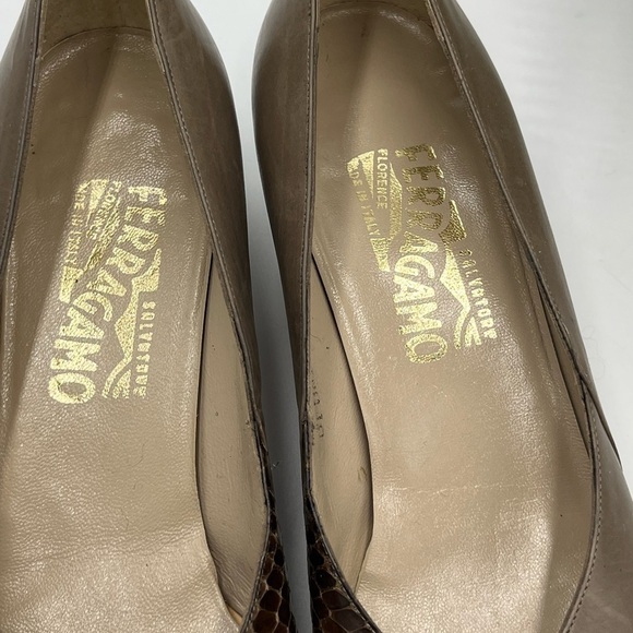 Vtg Salvatore Ferragamo Women Leather Heels Tan Alligator Inlay Italy Sz 10 AA - Picture 11 of 15